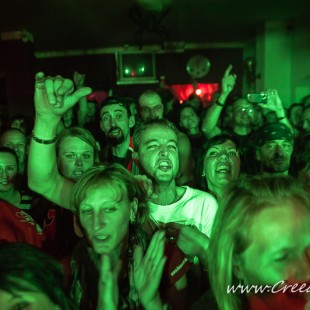 079 Komun&aacute;l v Rock Pubu